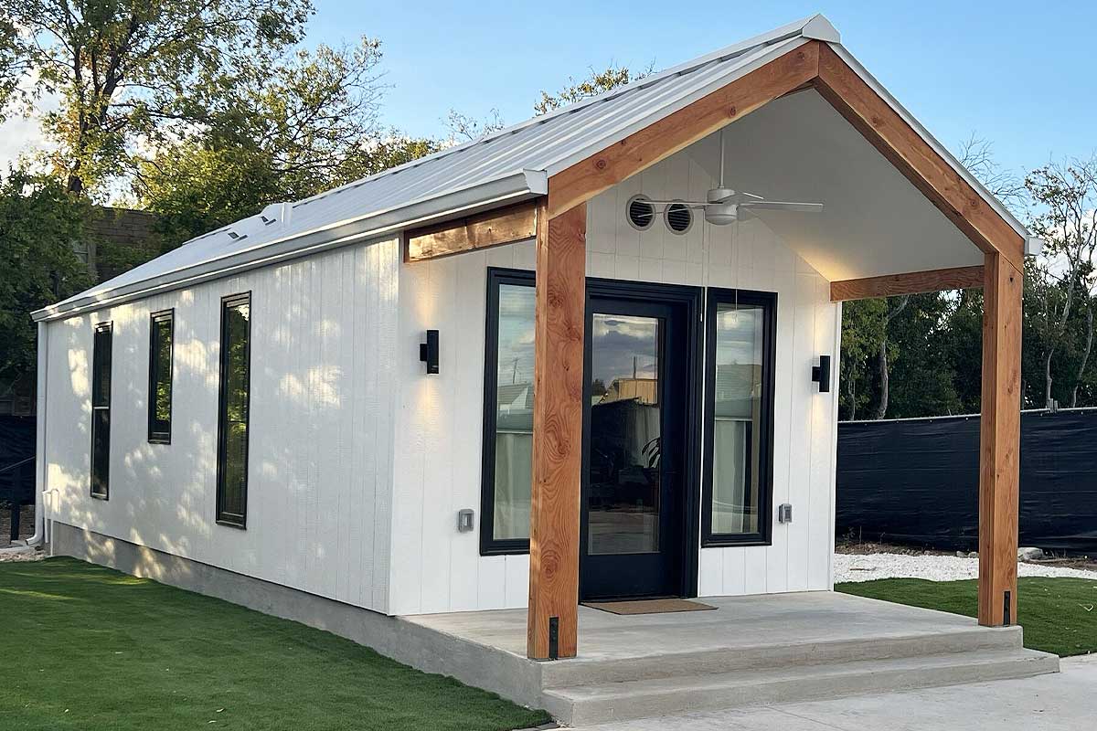Exterior view of the IKEA tiny house of 34m² in San Antonio, Texas